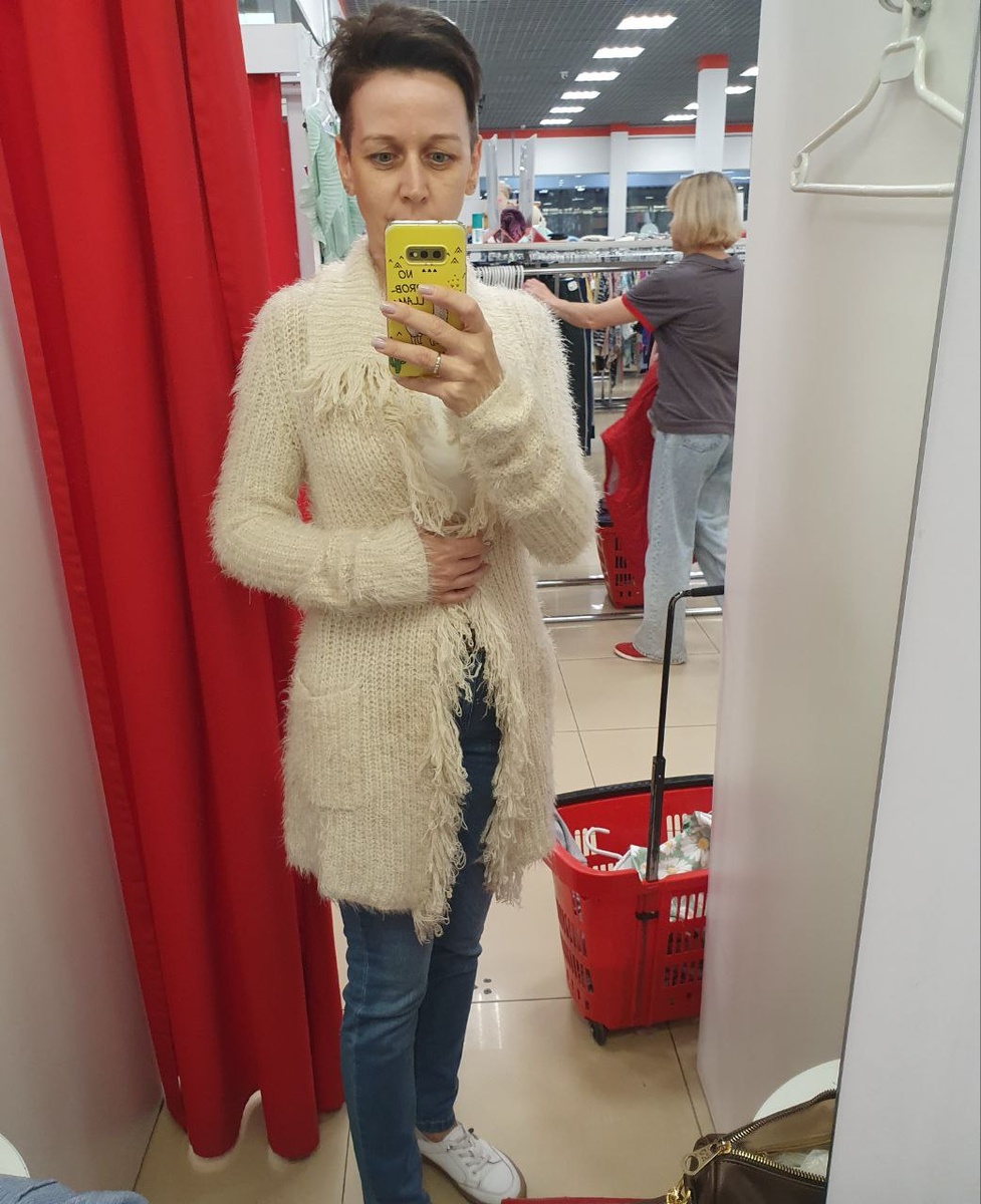 Недавнее приобретение, мякгий пушистый кардиган, секонд-хенд (800 рублей)