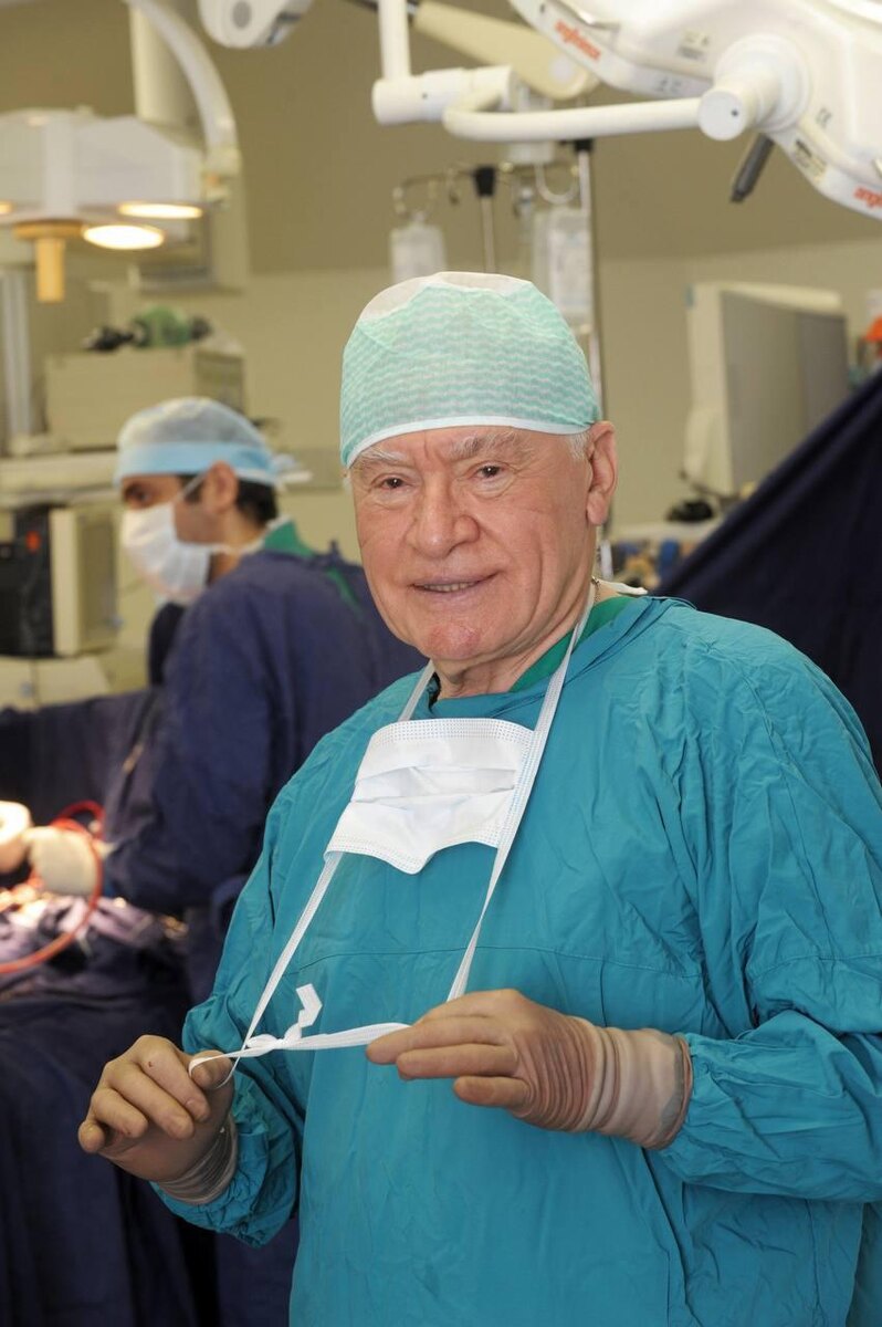 Фото из архива Лео Бокерия