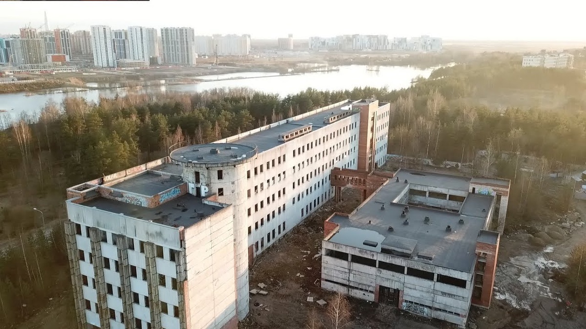 Здание перед сносом вид сверху. Фото из итернета.