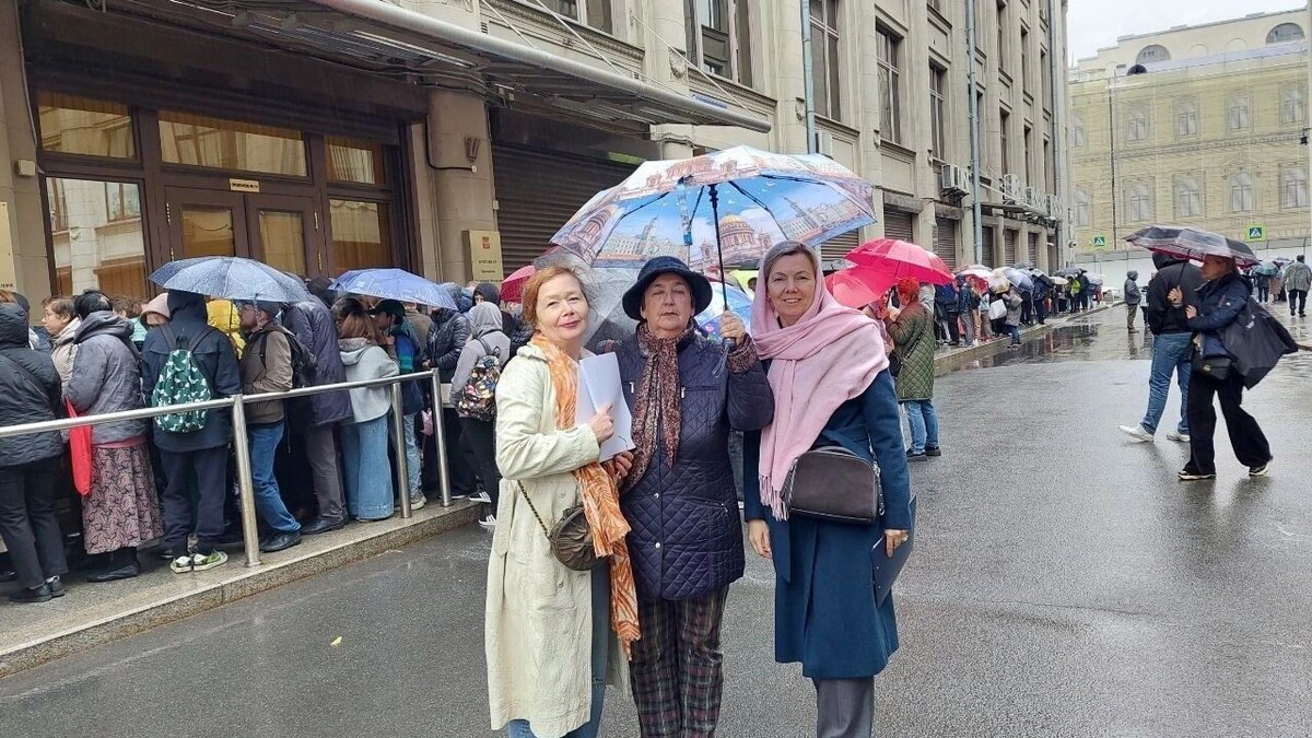 Автор закона о ООПТ Тамара Злотникова у приемной президента на Ильинке. Фото: SavеООПТ