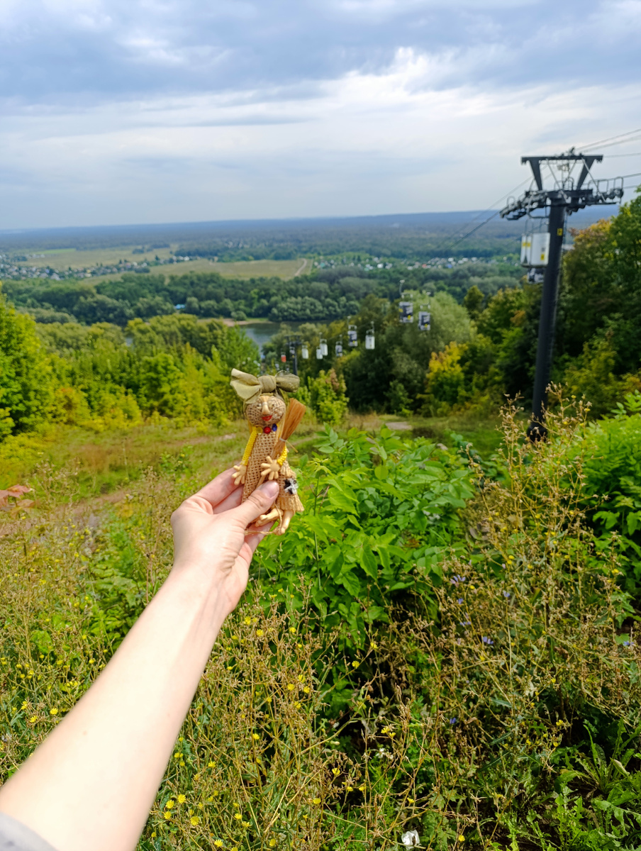 Прокатилась по канатке со своей подружкой