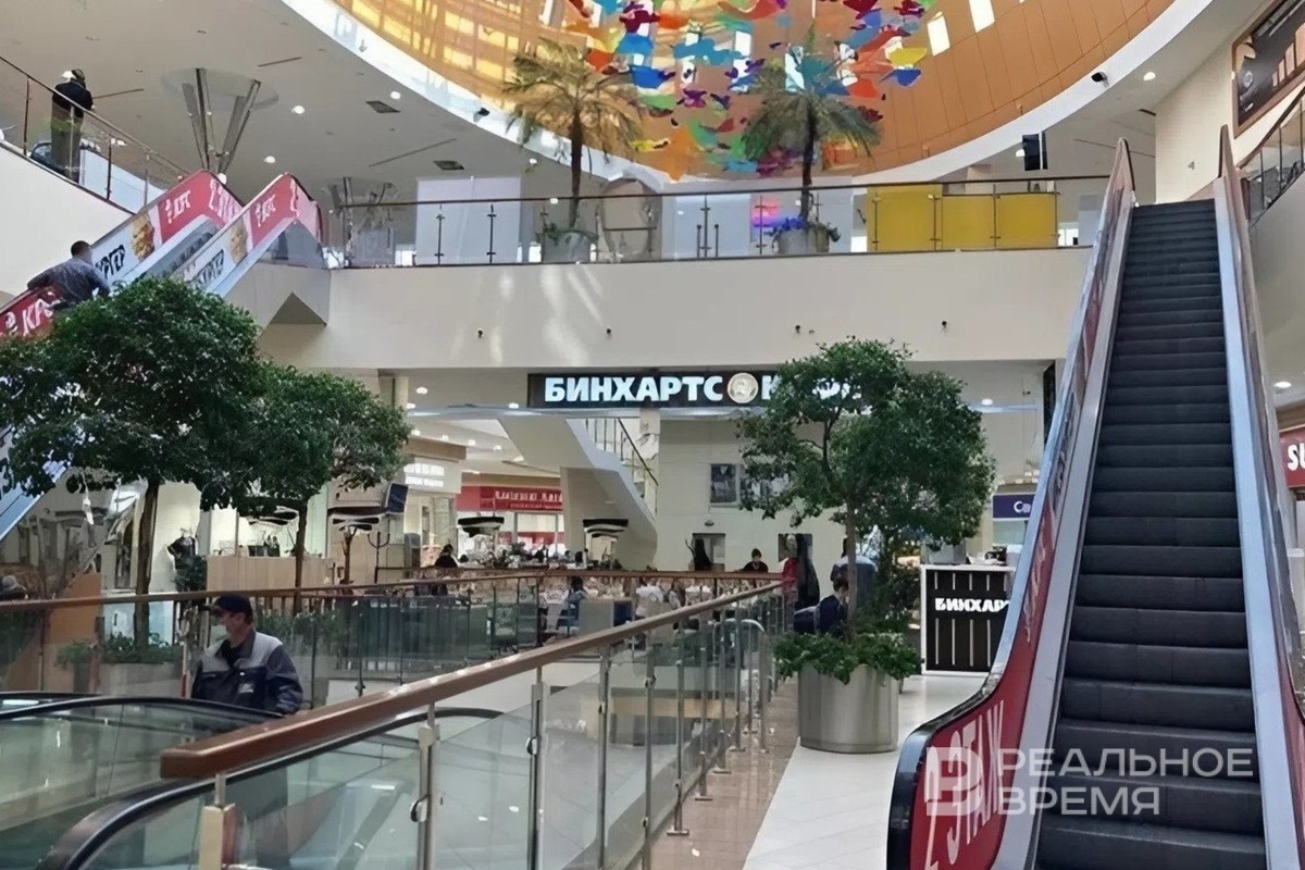    «Мы закрылись в ТЦ «Южный» и в ТЦ «Парк Хаус», — сообщили «Реальному времени» в руководстве компании «Бинхартс». Реальное время / realnoevremya.ru