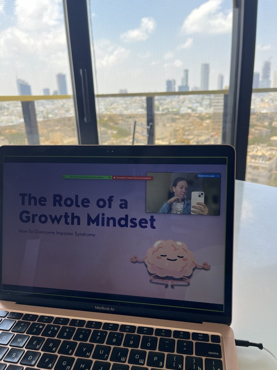 *в ожидании студентов перед сессией в клубе*