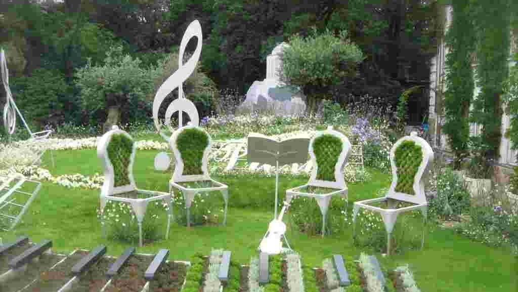 Садовая мебель как часть искусcтва