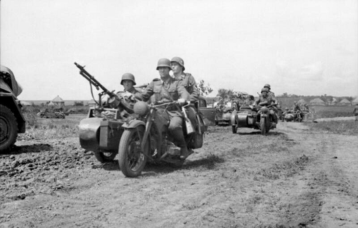 Немецкие мотоциклисты