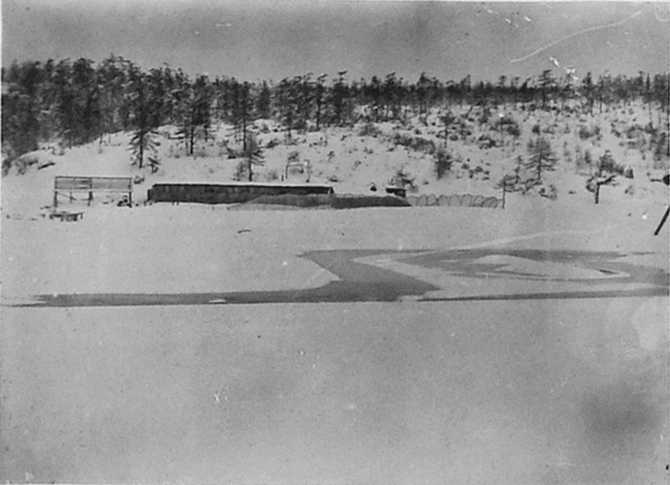   Фото: Устье реки Марчекан и постройки Дальстроя. Ноябрь 1932 года