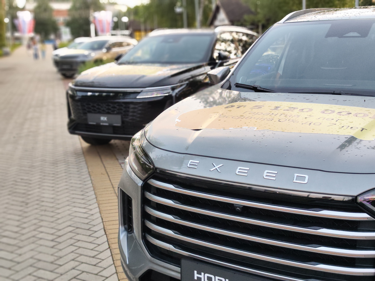 Параллельно с новыми машинами растет и импорт подержанных автомобилей из Китая.  Фото: