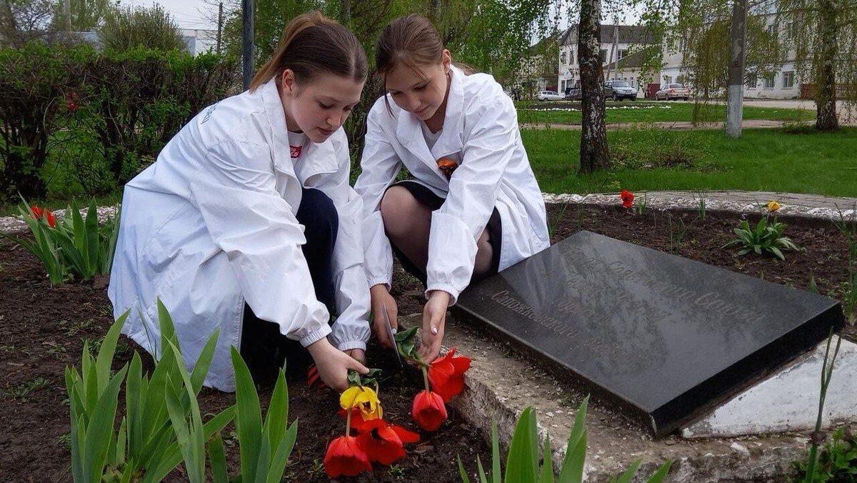    Увидели не памятник, а человеческие истории: сельские школьники оживили память о героях войны