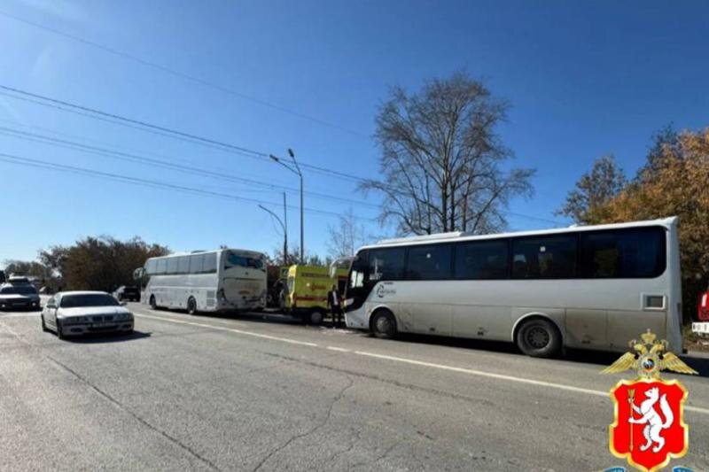    ГАИ по Свердловской области. ДТП с двумя автобусами в Екатеринбурге