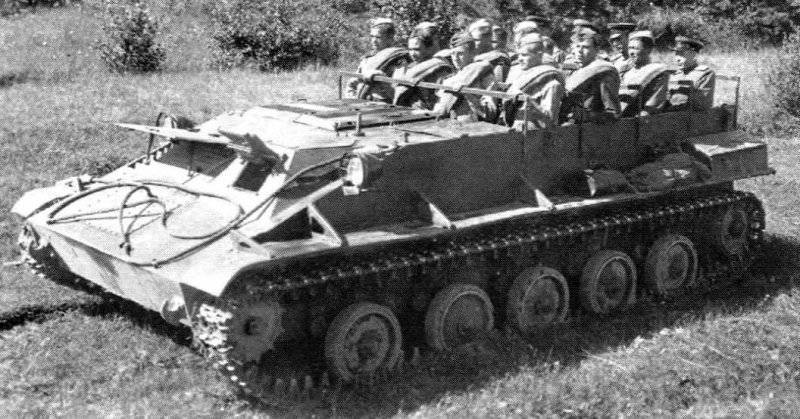 Гусеничный бронетранспортер К-75. Фотография в свободном доступе.