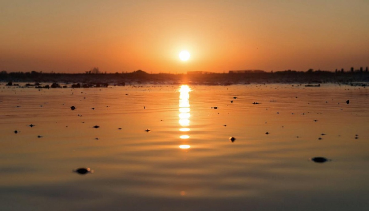 Вода Ян и Огонь могут конфликтовать и схлестываться друг другом, а могут выгодно оттенять лучшие качества. 