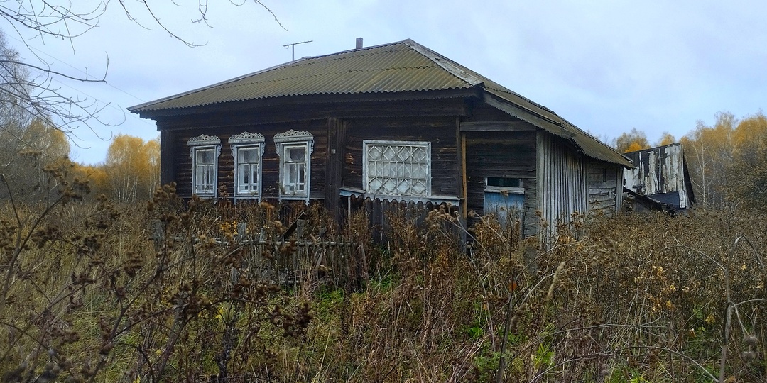 БОЛЬШАЯ СТАРИННАЯ ЗАБРОШЕННАЯ ДЕРЕВНЯ В ЛЕСАХ НИЖЕГОРОДСКОЙ ОБЛАСТИ