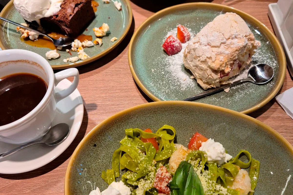 В будни можно заказать обед онлайн к конкретному времени (с 11:00 до 16:00). Фото: Дарья Г. / Яндекс Карты