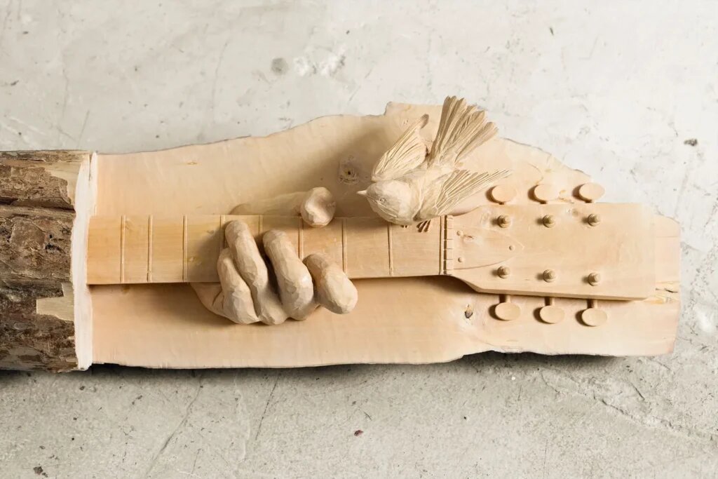 Прекрасный образец резьбы по мягкой древесине липы