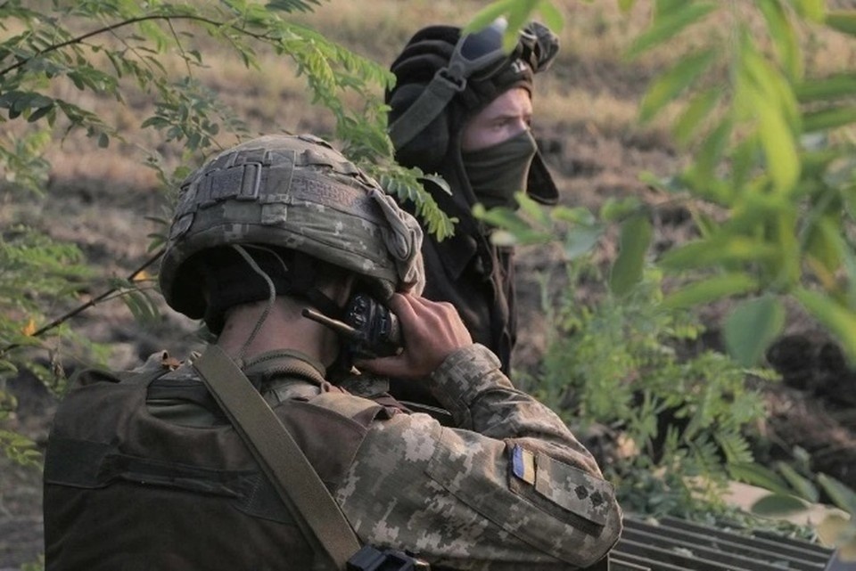    Украинский боец с тату «Лучше умереть стоя» встал на колени и сдался в плен REUTERS