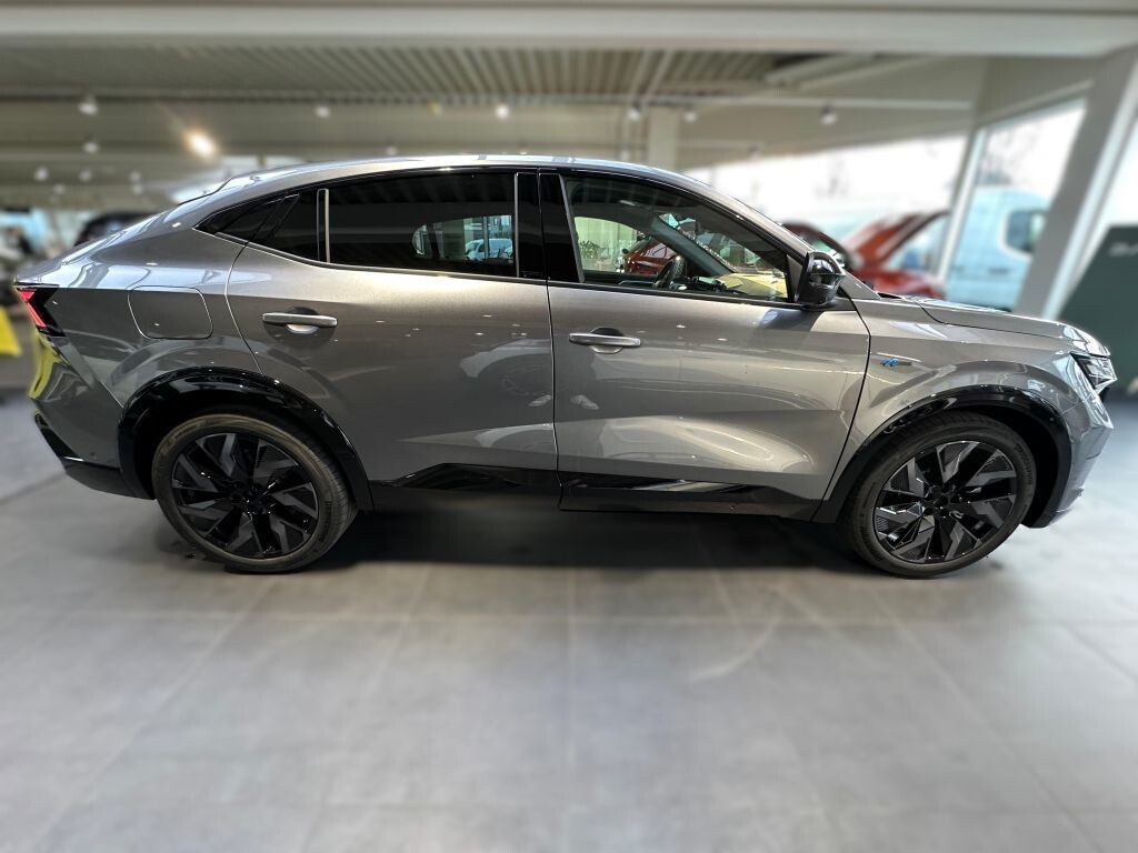 В РФ продаётся флагманский кросс-купе от Renault. Источник иллюстрации - Яндекс.Картинки