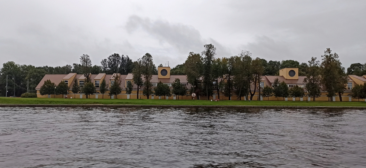 Спортивная школа с Большой Невки