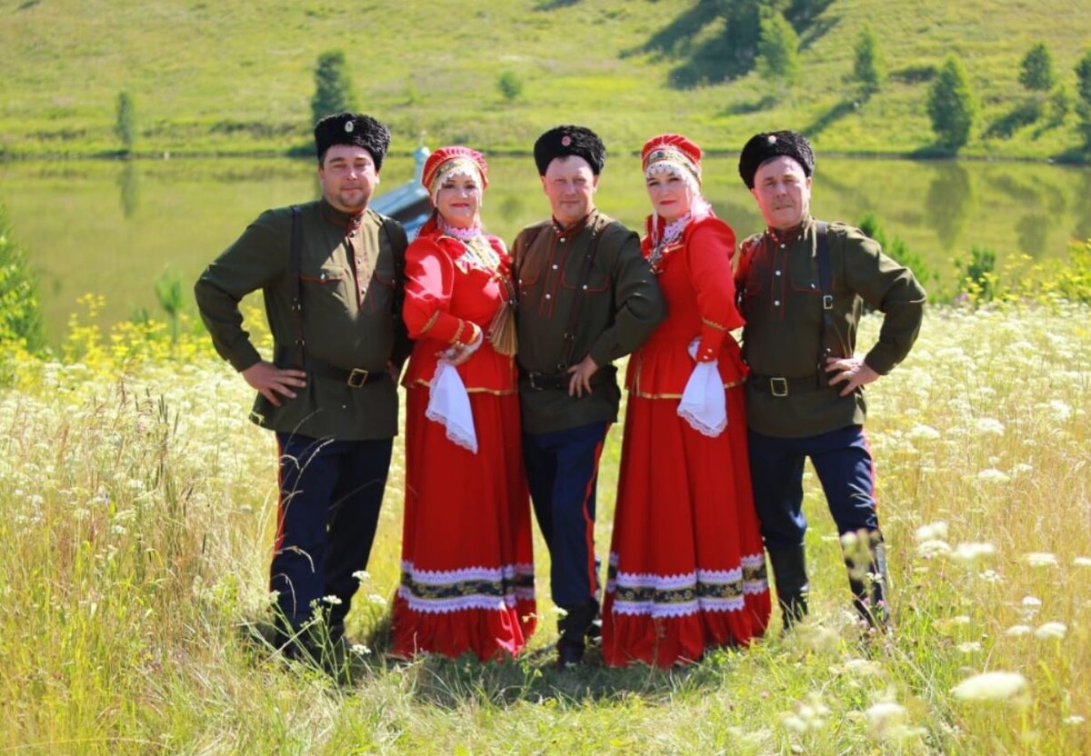 Семейный ансамбль «Казачья воля»