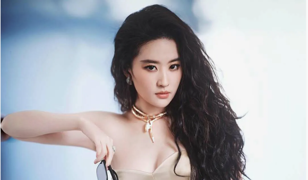 Снимок с экрана монитора. Актриса Лю Ифэй.