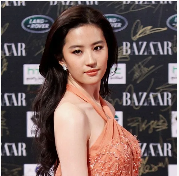 Снимок с экрана монитора. Актриса Лю Ифэй.