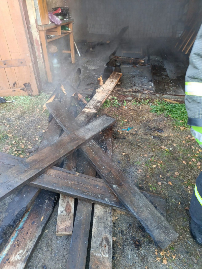    Гараж загорелся в Медвежьегорске