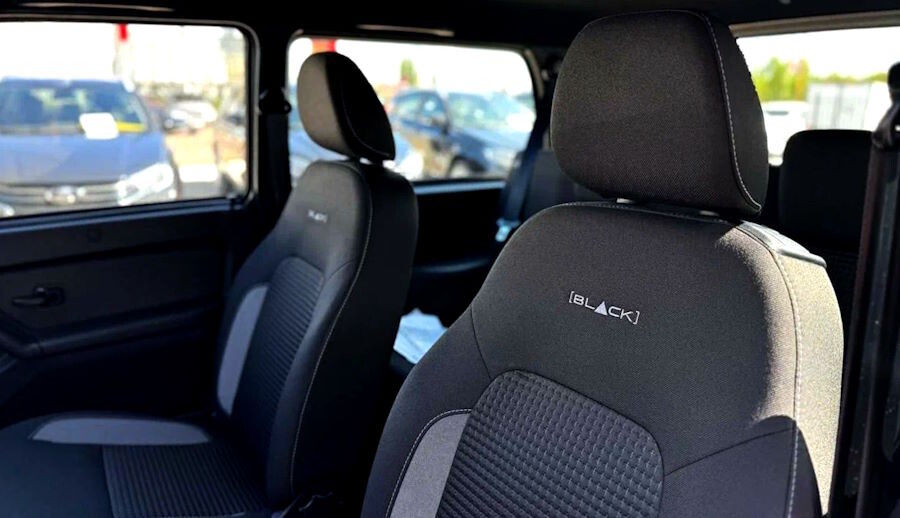 Интерьер автомобиля в комплектации Black