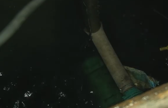     В подвалах у жильцов аварийной двухэтажки в Лесосибирске появилось болото