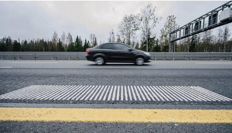 Музыкальная разметка на 653 км автомобильной дороги М-11 «Нева» Источник фото: russianhighways.ru