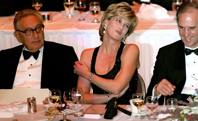 Принцесса Диана на благотворительном вечере
