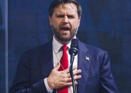    Вэнс: демократы добиваются остановки работы правительства