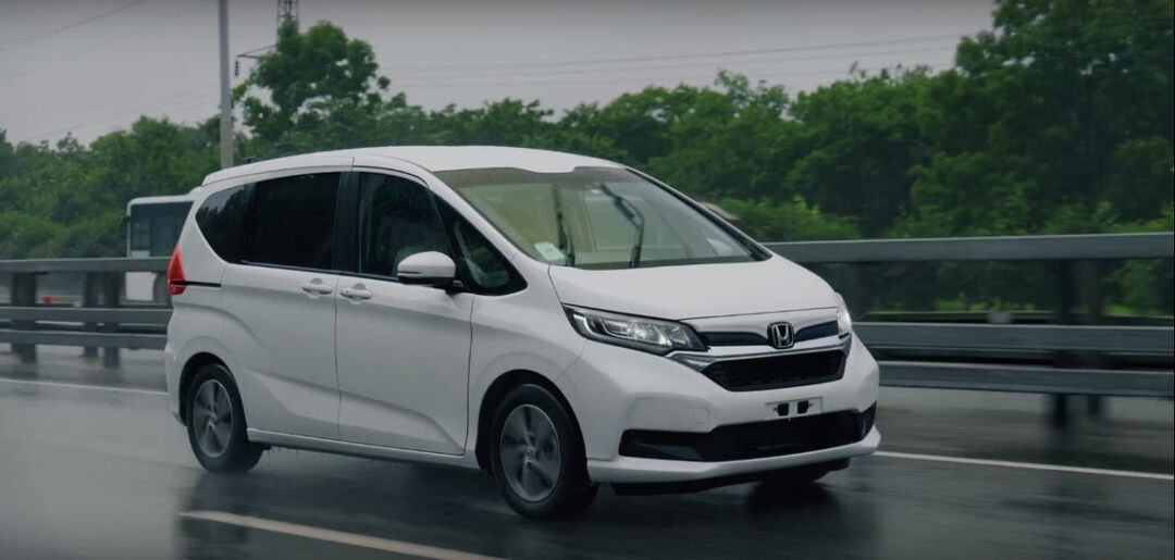 Почему Honda Freed стал любимцем российских семей: Обзор самого популярного компакт-вэна из Японии