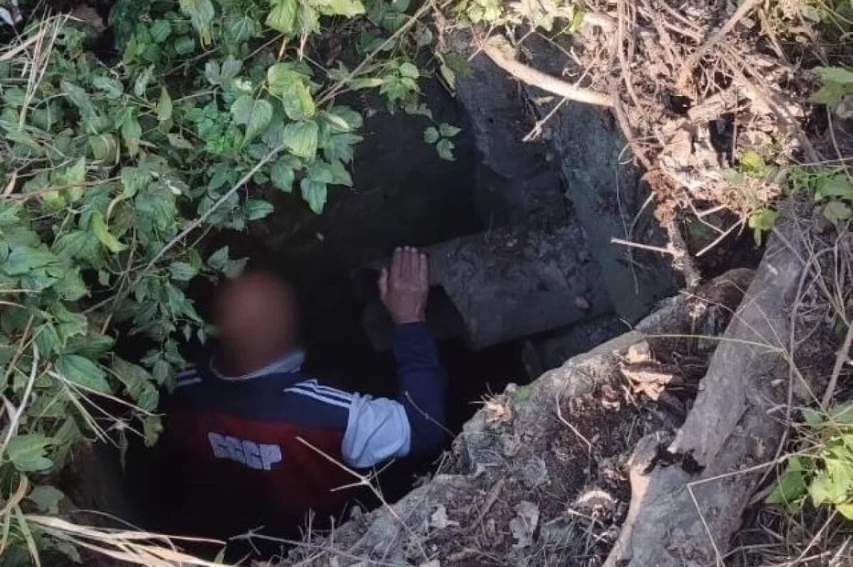    В Судаке спасатели помогли мужчине выбраться из колодца