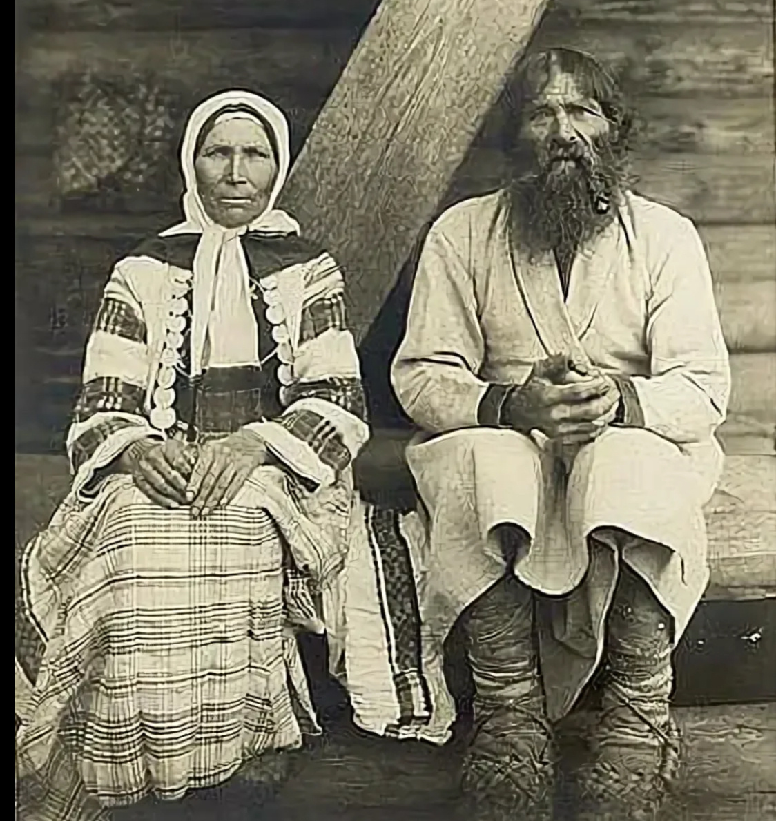 Правда следует отметить, что женщины старели тоже рано