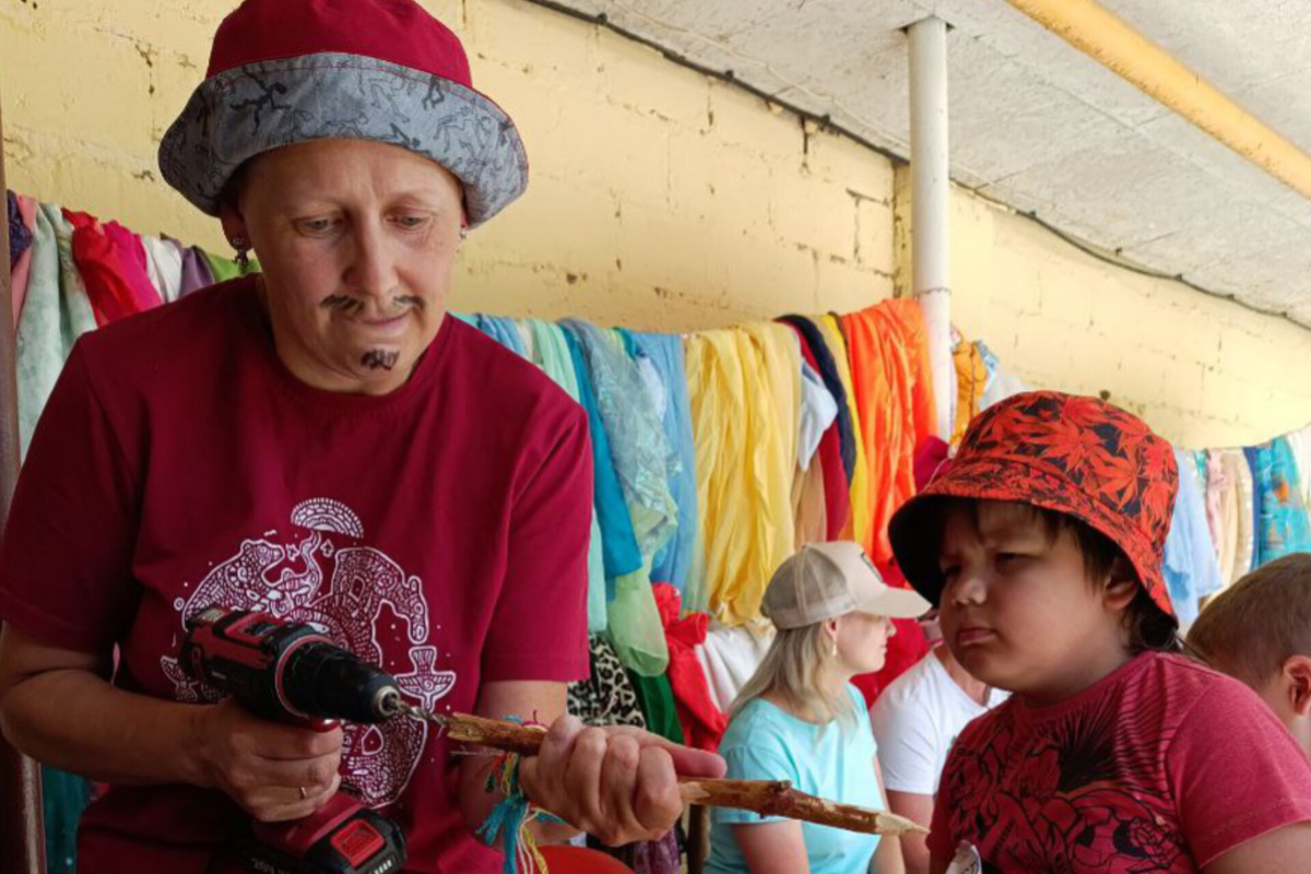 Заводить друзей все равно, что пользоваться дрелью: пока аккумулятор заряжен можно пробовать.