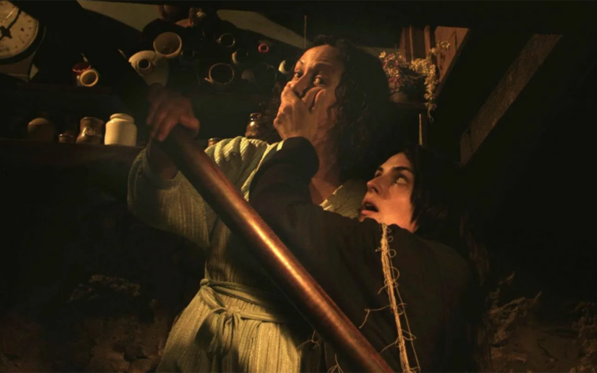 Кадр из фильма "Привязанные к дому"