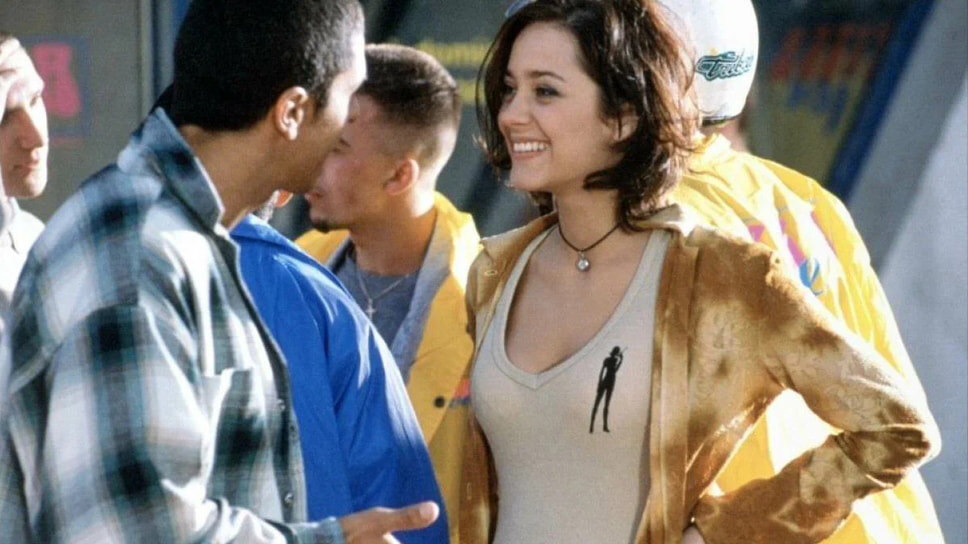 Прорыв в кино для актрисы наступил после выхода комедийного боевика Жирара Пиреса «Такси», в котором она сыграла невесту главного героя Лили Бертино (кадр на фото). Лента стала одним из самых успешных фильмов Франции 1990-х, а госпожу Котийяр номинировали на премию «Сезар» как самую многообещающую актрису. В 2000 и 2003 годах она снялась в фильмах «Такси 2» и «Такси 3».📷Фото: TF1 Films Production / TF1 Films Production