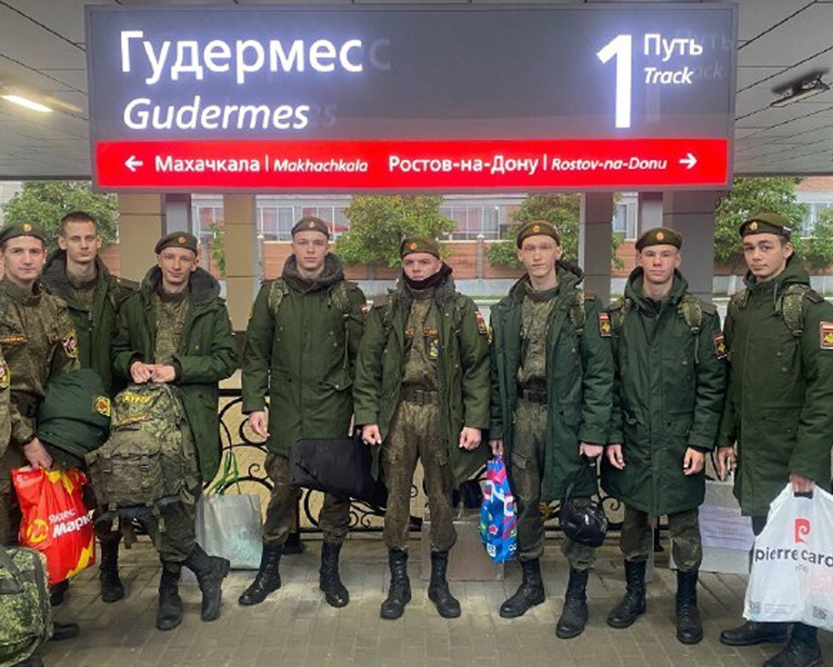     Курские школьники участвуют в военно-патриотической игре в Чечне