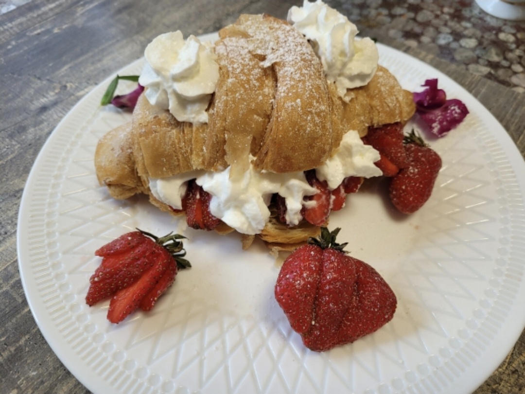 Фото автора.Завтрак во французком стиле. 