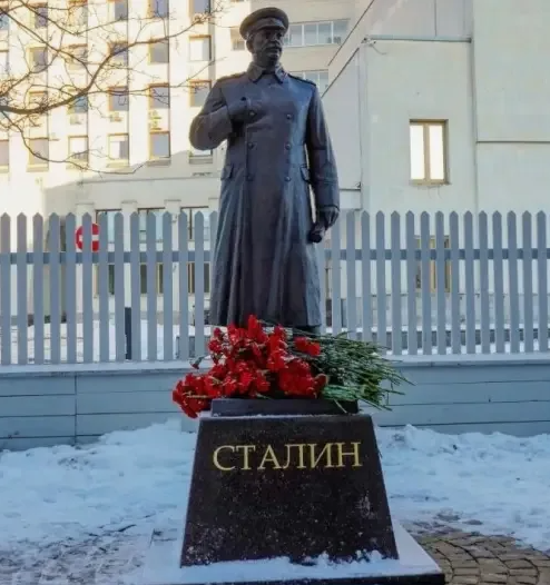 Памятник Сталину в Вологде