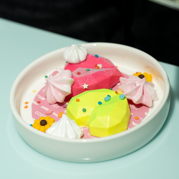     «СуперЛайкШоу» теперь можно попробовать на вкус: закрытая презентация спешл-десерта со звездами шоу и эксклюзив от организаторов премии