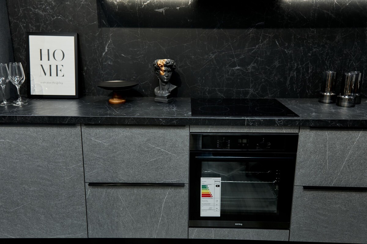 Духовой шкаф под варочной панелью — кухня КОДА (TSS Cleaf)