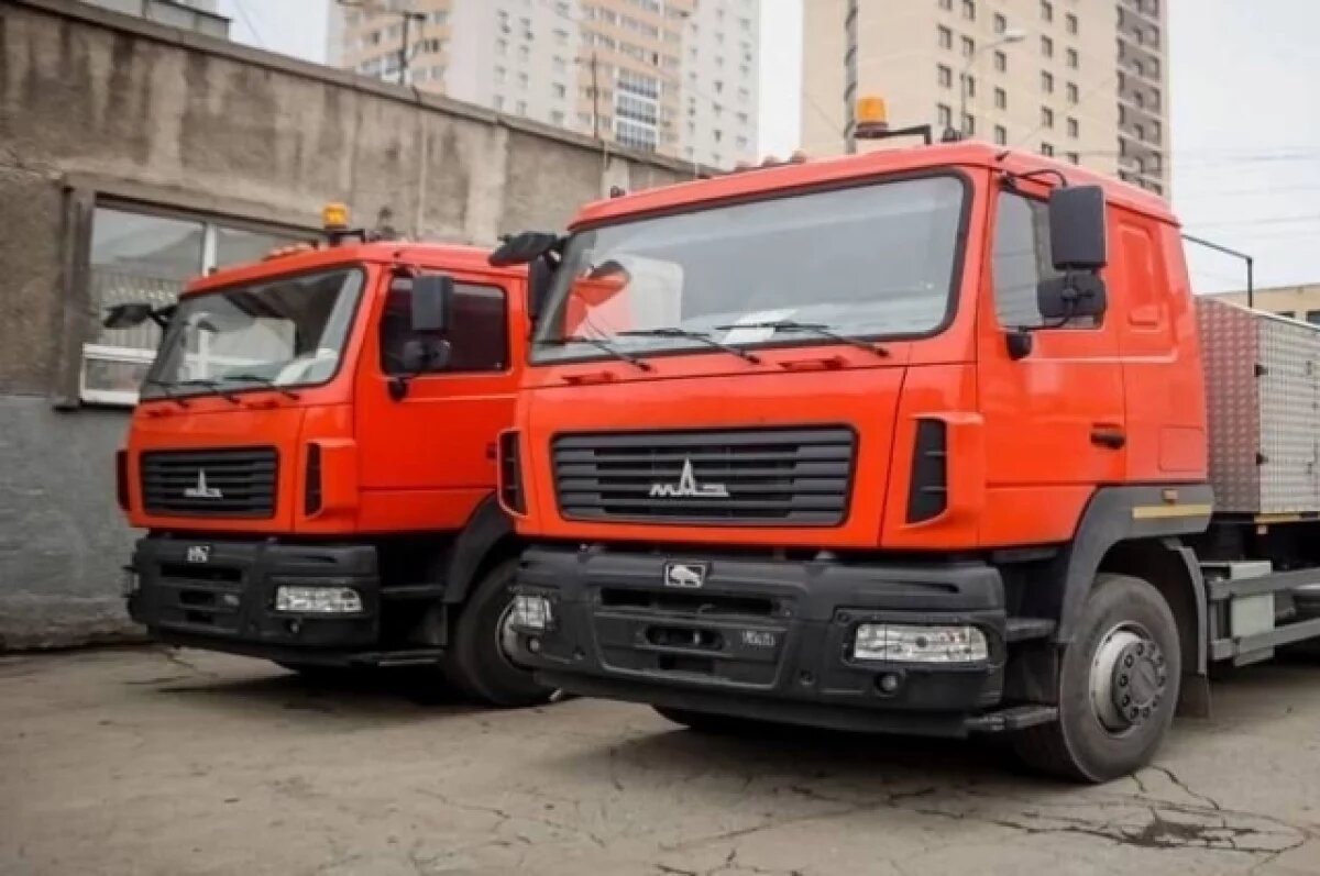    Техника для круглогодичного ремонта дорог поступила в Новосибирск