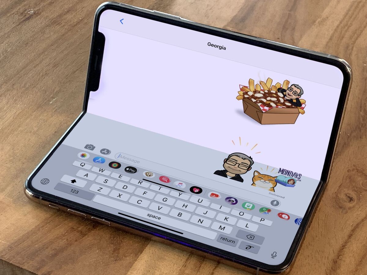    Samsung «проговорилась» о выпуске первого складного iPhone