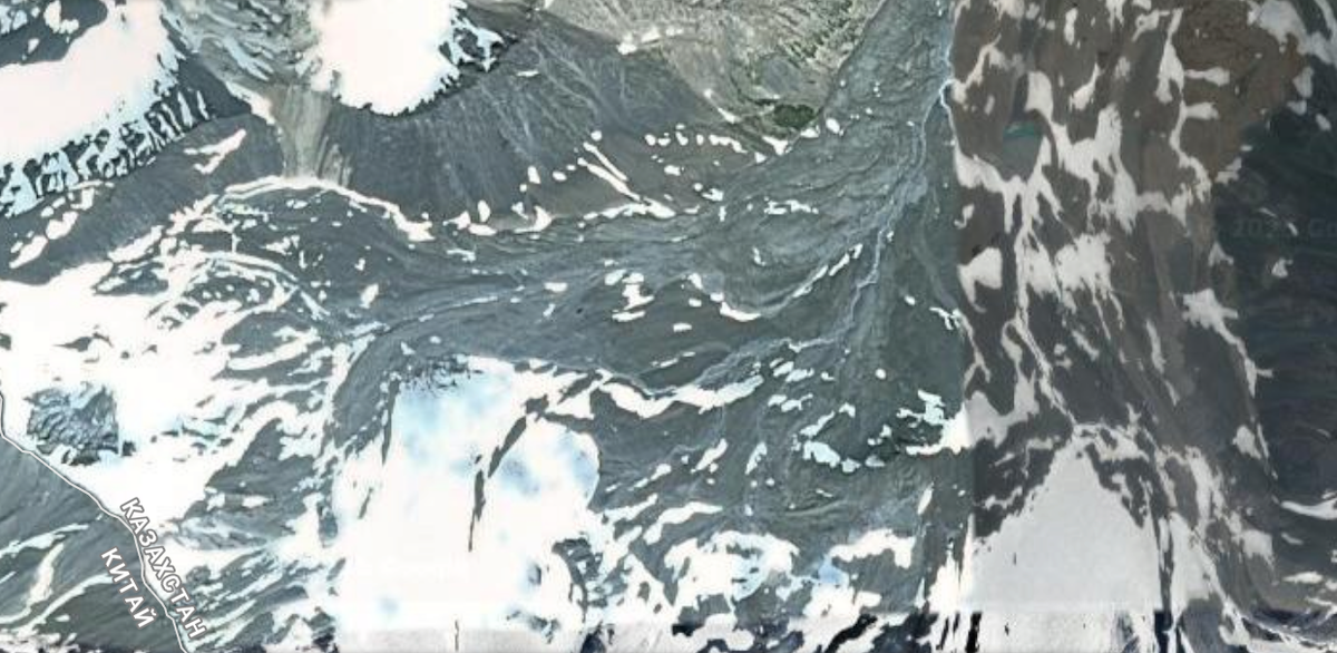 И стоит там огромная белая гора, с которой вниз стекают воды, а в образовавшихся из этих вод реках полно всякой рыбы. (Спутниковый снимок в программе Гугл).