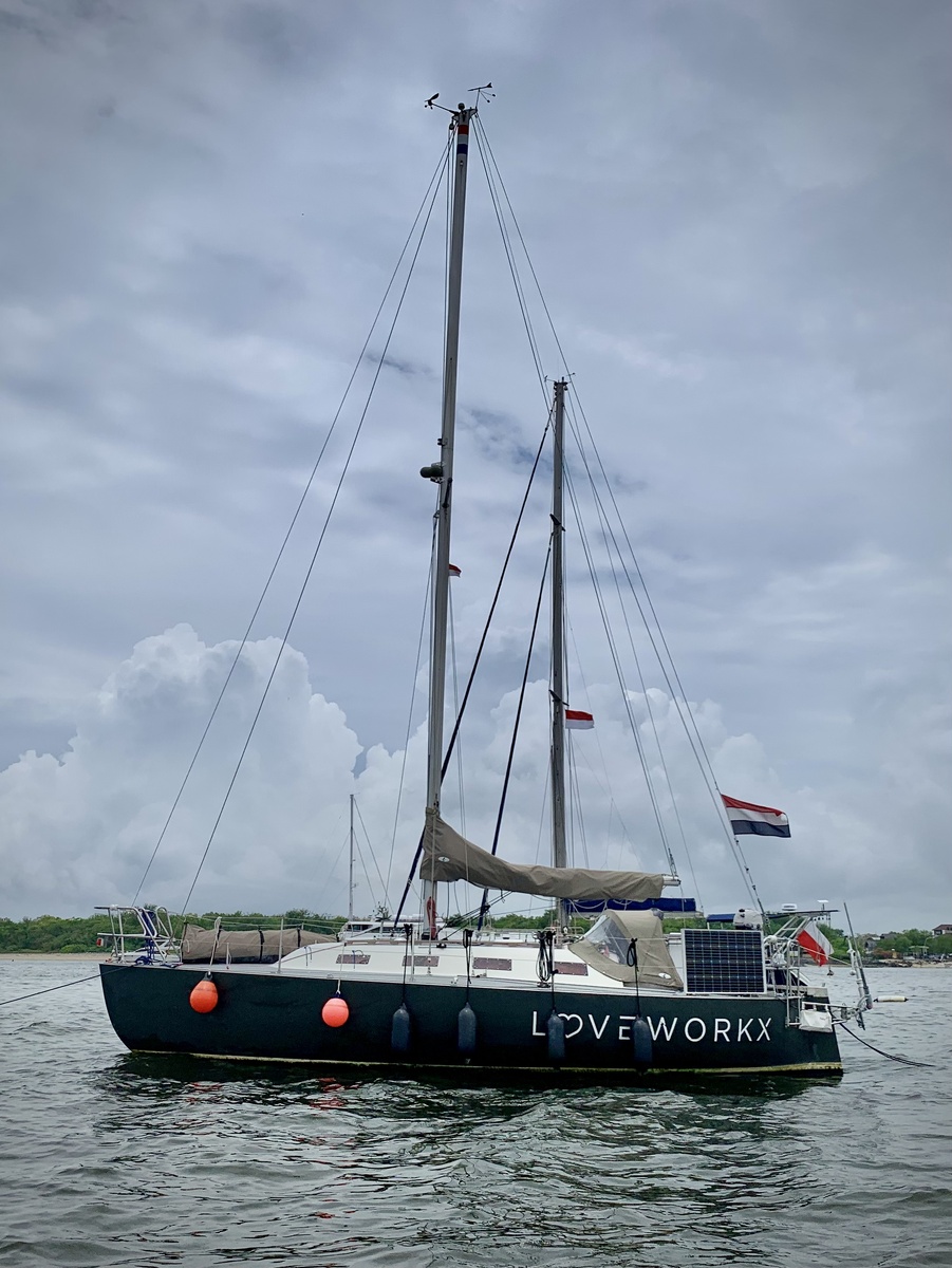 Eе яхта LoveWorkx