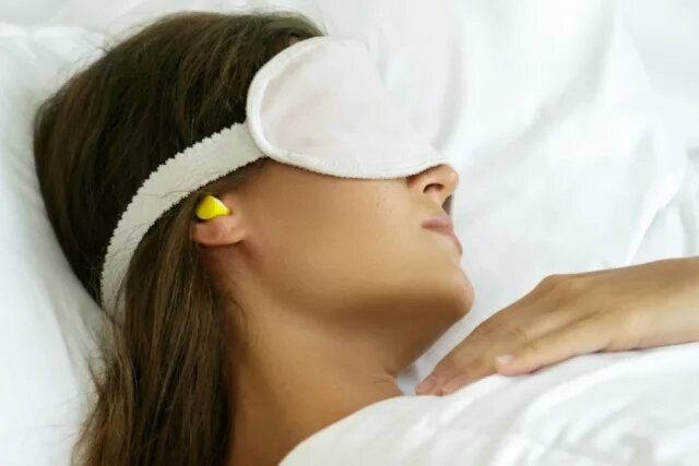    Не вредно ли спать в берушах?