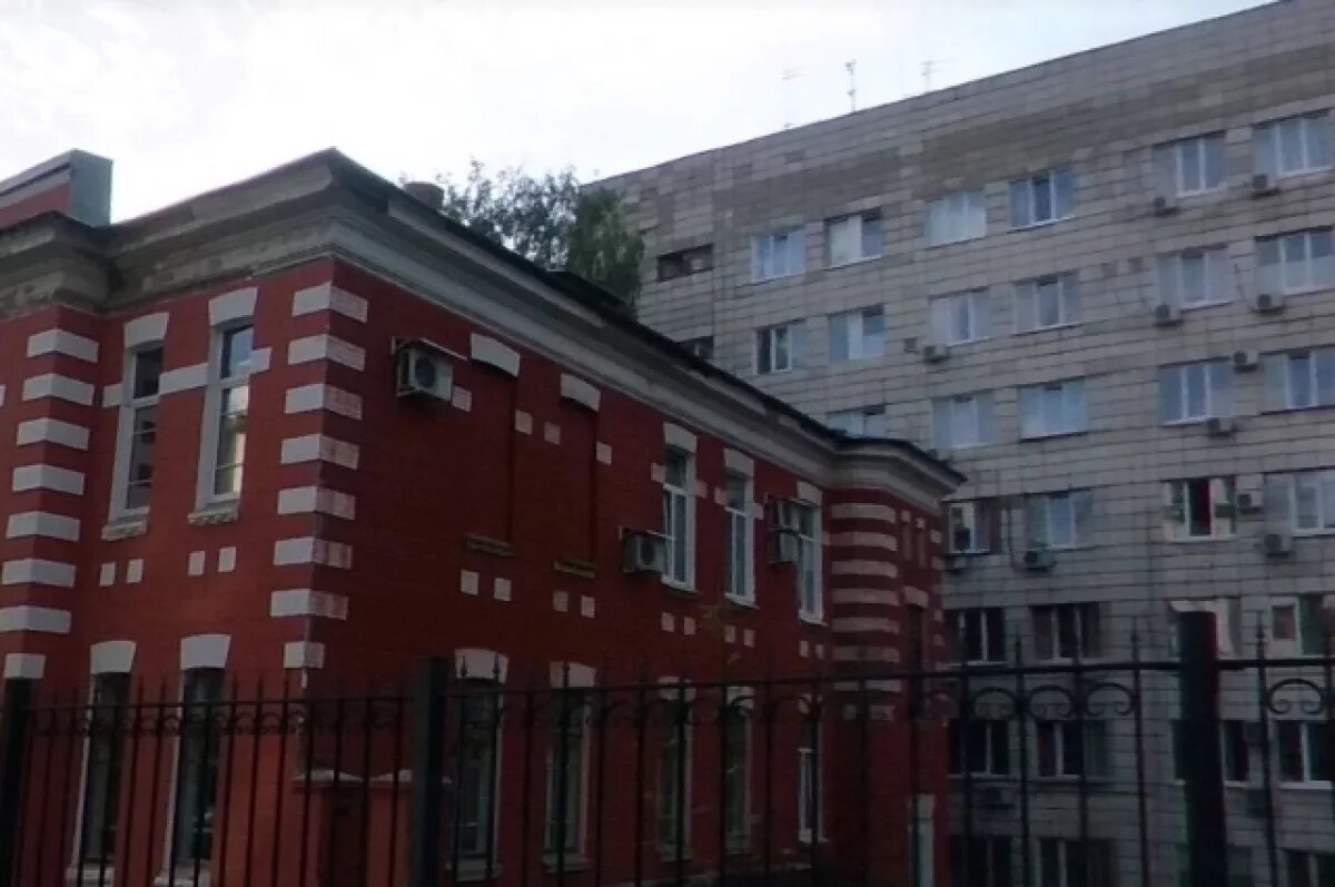    Минздрав отметил, что в больнице достаточно персонала для выполнения необходимых процедур