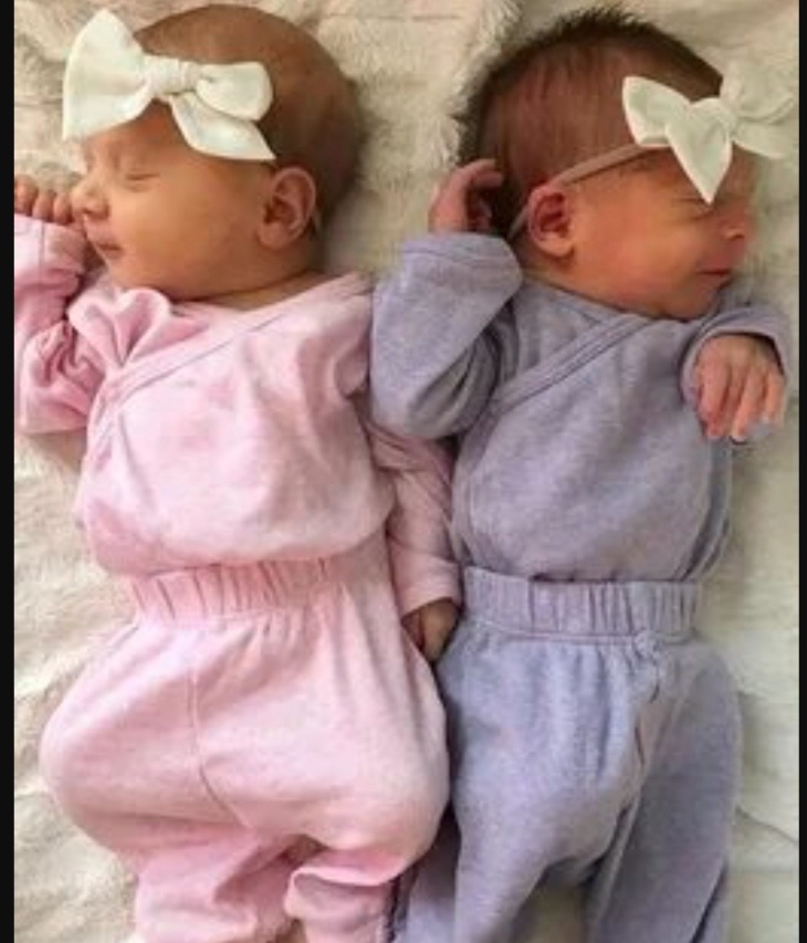 Мои девочки/рыбки. Просто мои. Те, ради кого стоило становиться мамой. Те, чьи имена будут самым частым словом в моей жизни.