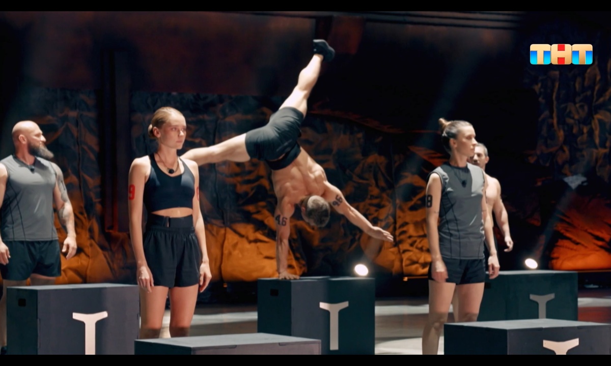 Трюки Сычугова до начала испытания.