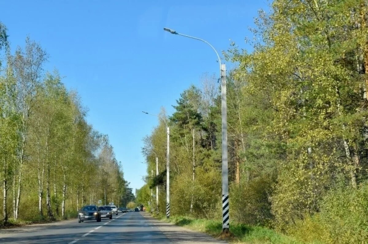    В Твери устанавливают новые опоры освещения